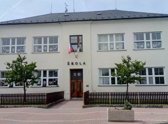 Izolace a vysušení vlhkého zdiva v ZŠ Skrbeň