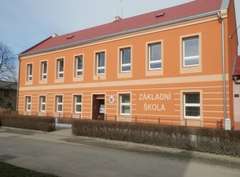 Izolace a vysušení vlhkého zdiva ZŠ Polkovice